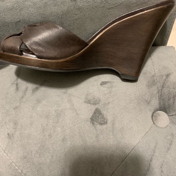 COPY - Cute Aldo wedges - Picture 3 of 7